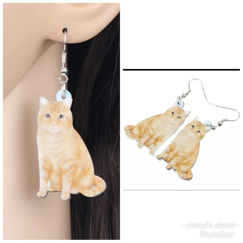 Bonsny cream color standing cat earrings